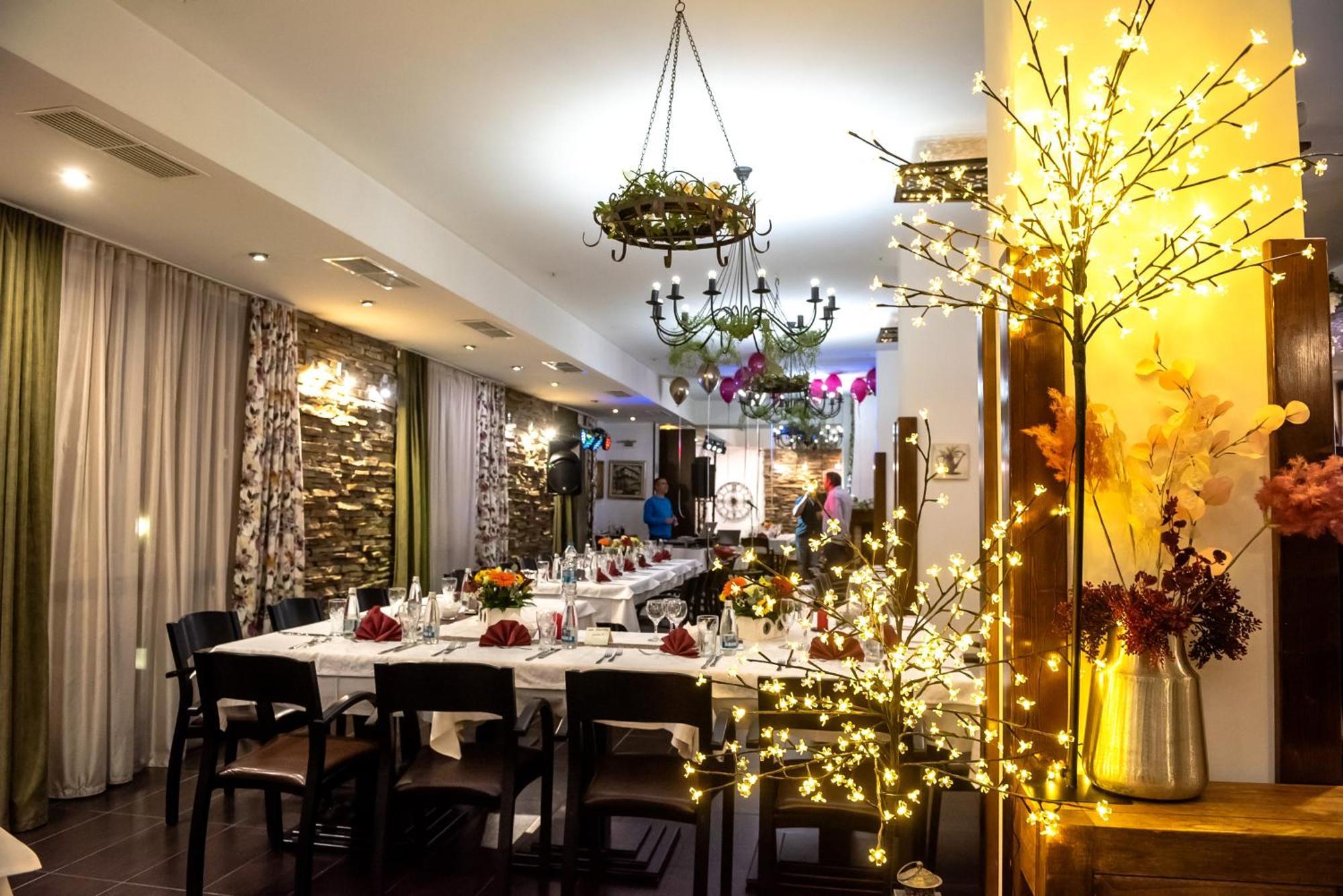 Park Hotel Fairy Chiflik Buitenkant foto